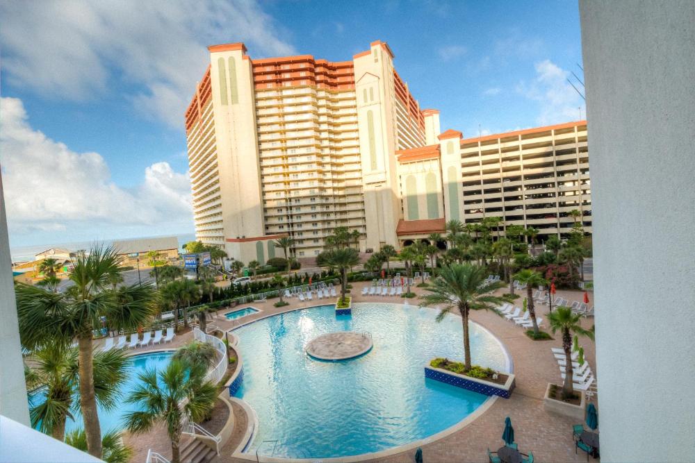 Laketown Wharf 535 By Aneliya